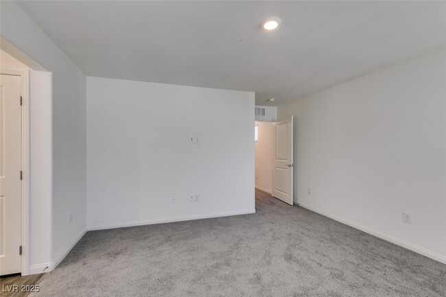 Building Photo - 2646 Snapdragon Fls Ave