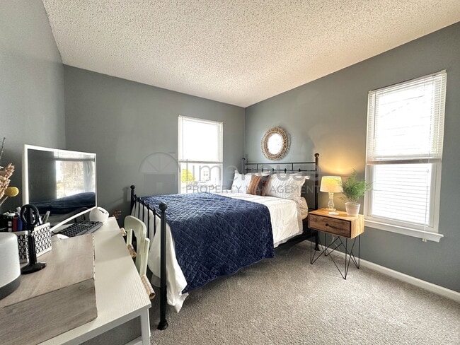 Building Photo - 828 23rd St