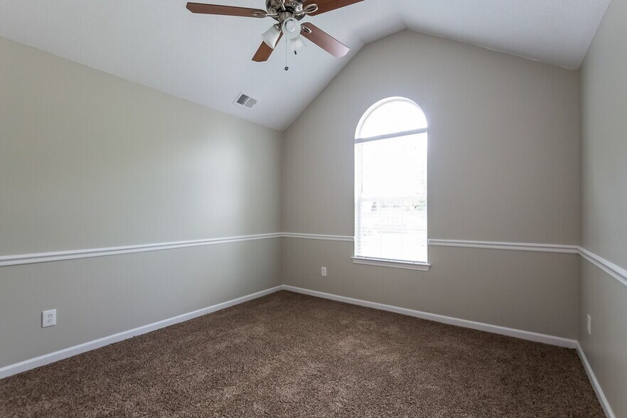 Building Photo - 153 Bellington Dr