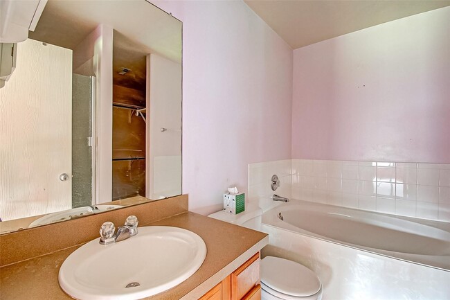 Building Photo - 21206 Wortham Oaks Dr