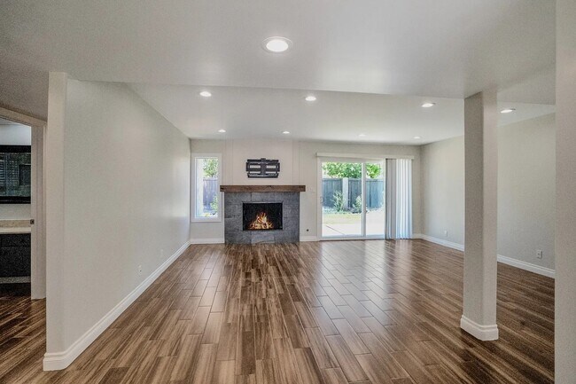 Building Photo - 2850 Tabago Pl