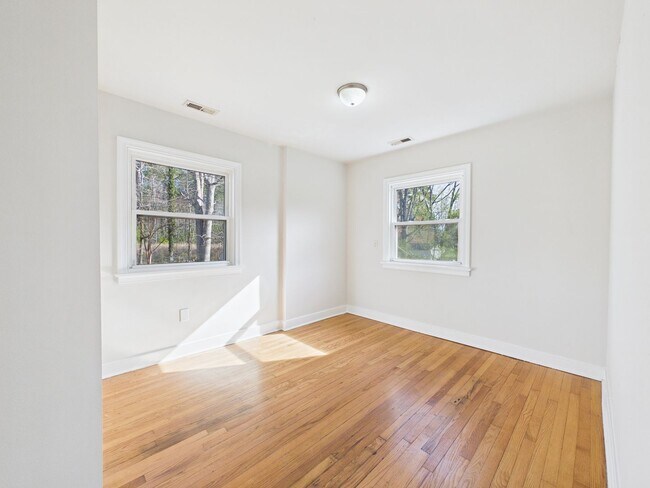 Building Photo - 6534 Worthington Rd