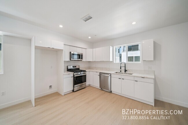 Building Photo - 5655 Case Ave