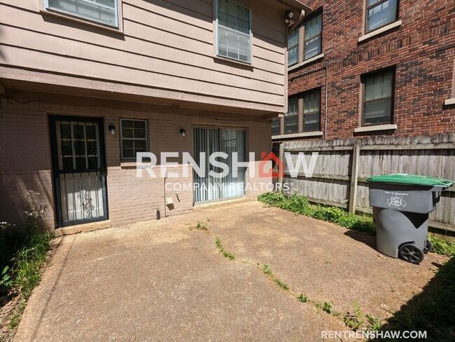 Building Photo - Charming Townhome - Madison Ave - Midtown ...