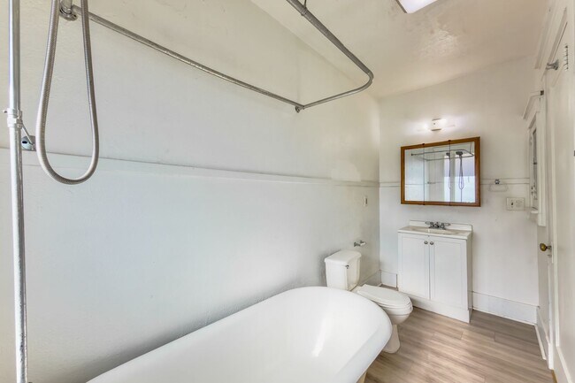 Building Photo - 3222-3224 S Adams Ave