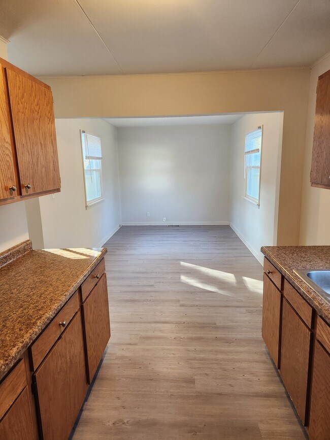 Building Photo - 12 Val Aire Dr