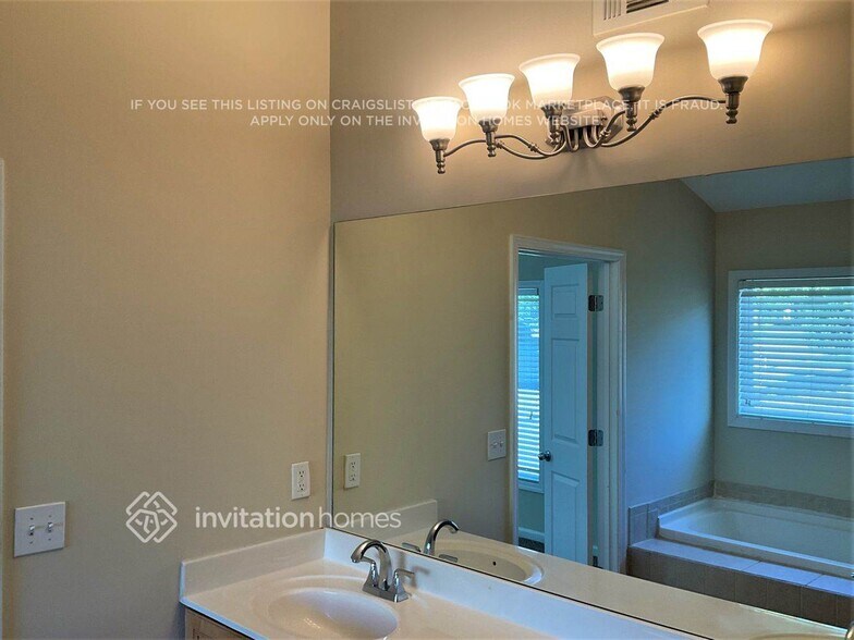 Building Photo - 2735 Wolf Trail