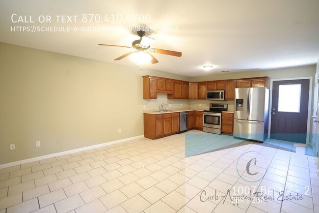 Building Photo - Spacious 2 bed /2 full bath apt - includes...