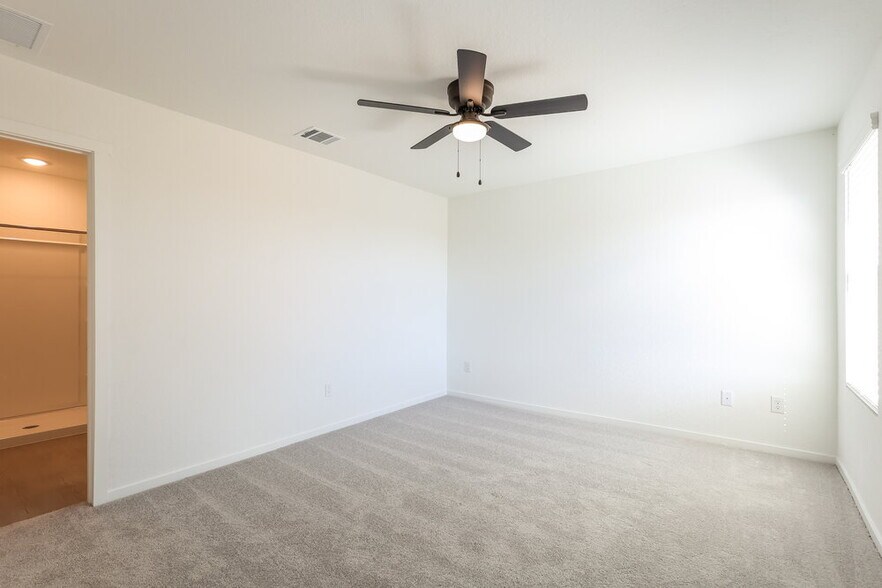 Building Photo - 1822 Musk Rose