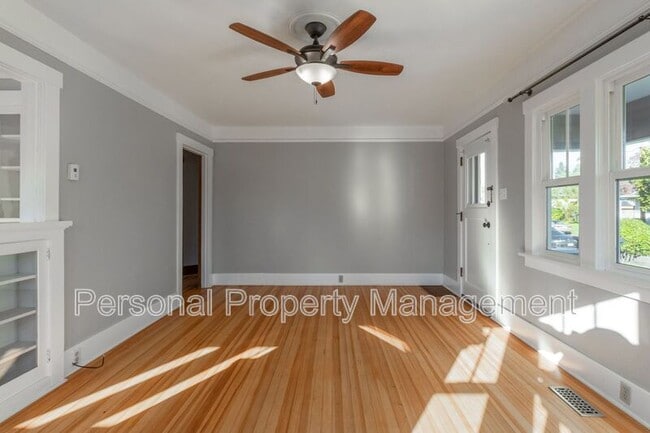 Building Photo - 3100 H St