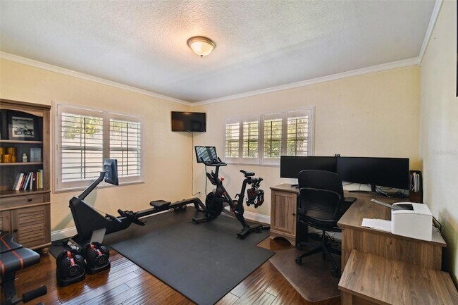 Building Photo - 4802 W Longfellow Ave