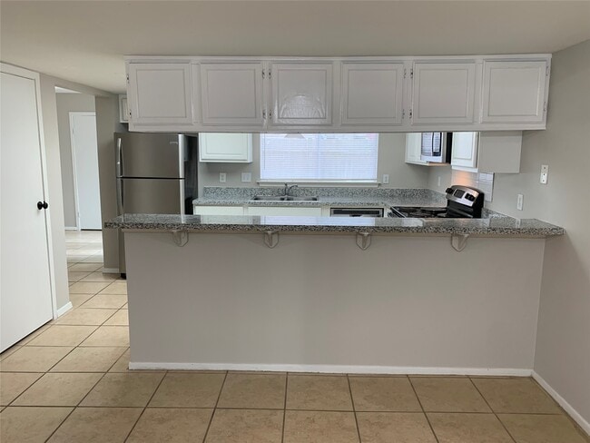 Building Photo - 2 Goldthread Ct