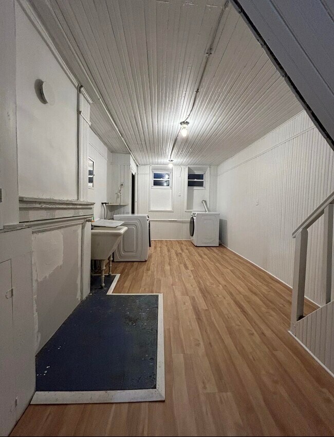 Building Photo - 307 71st St