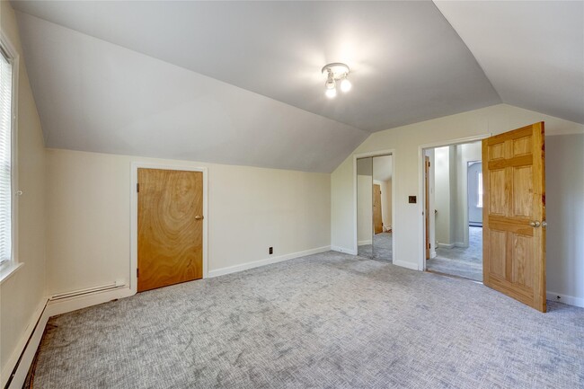 Building Photo - 3 Woodmere Ln