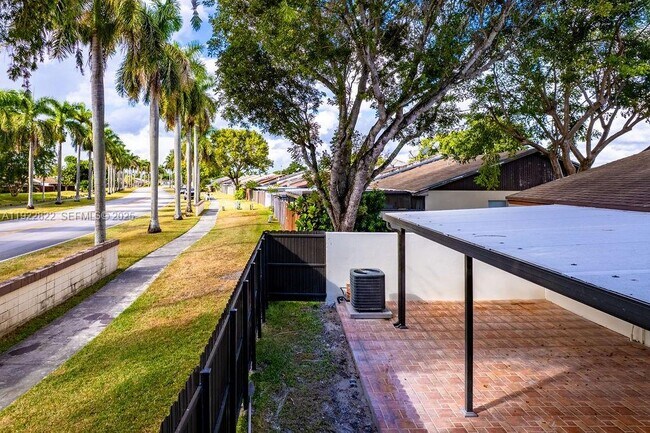 Building Photo - 5240 SW 139th Pl