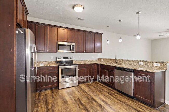 Building Photo - 200 Seasons Cir