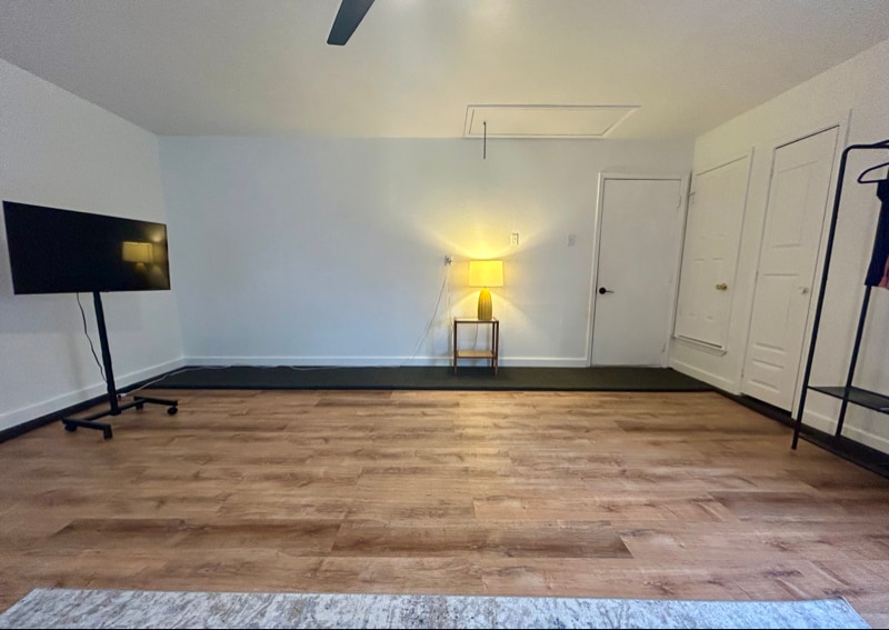 Building Photo - 2002 Oak Creek Ct