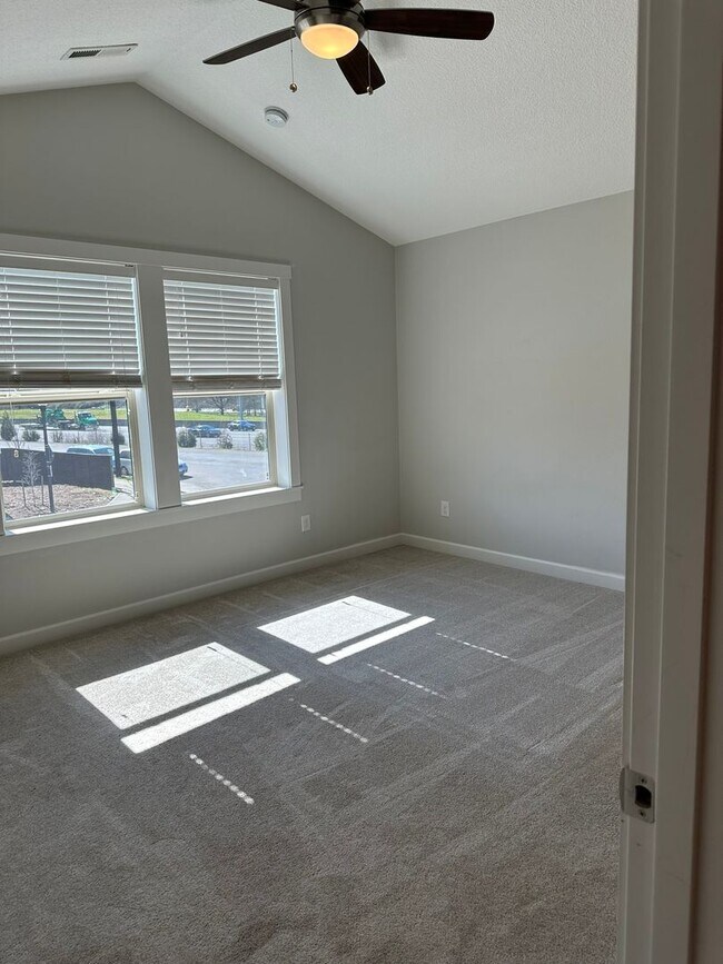 Building Photo - Beautiful 2-Story Home in Mount Vista Neighborhood!