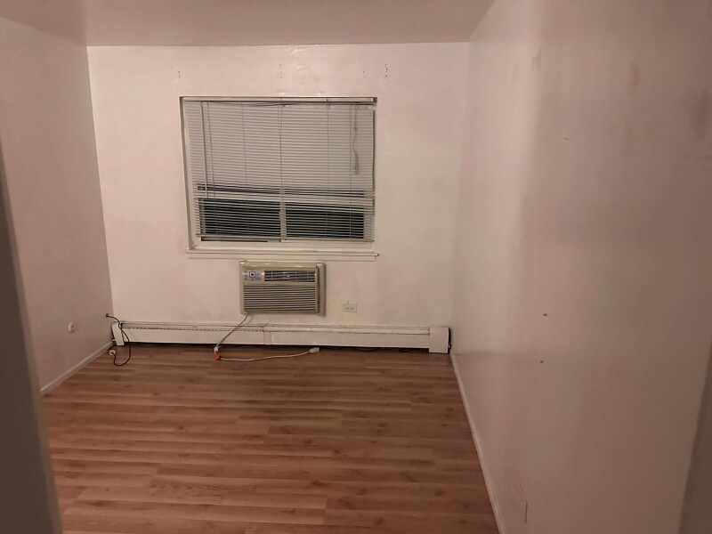 Building Photo - 670 Hill Dr