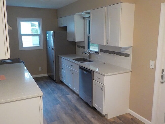 Building Photo - 1333 Fogarty Dr