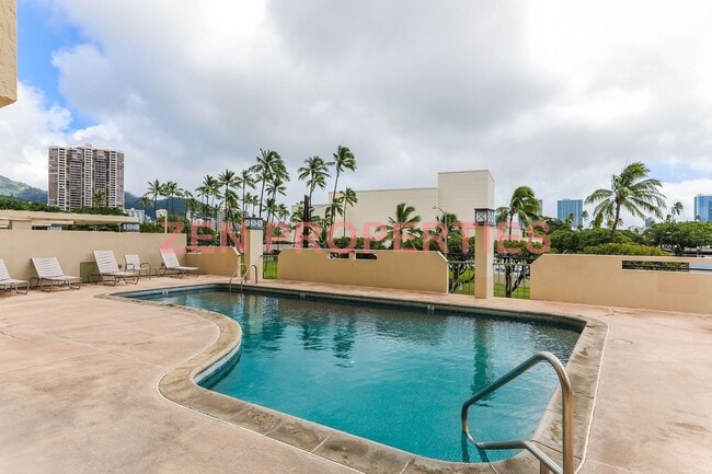 Building Photo - 2 bedroom, 2 bath & 1 parking for rent at Royal Court