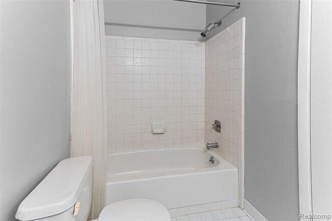 Building Photo - 3374 Burbank Dr