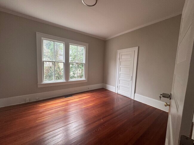 Building Photo - 363 Ebenezer Ave