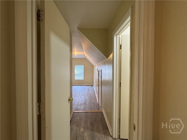 Building Photo - 57 Soling Ave