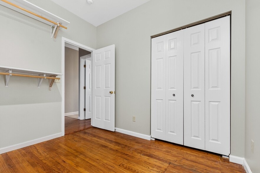 Washer and dryer room. - 3452 Humphrey St