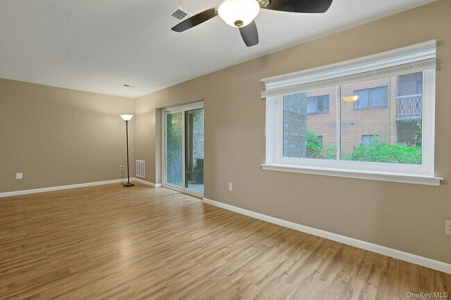 Building Photo - 214 Kennedy Dr