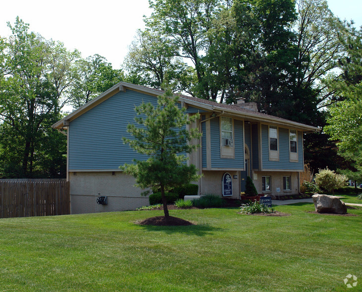 Building Photo - University Woods Apartments