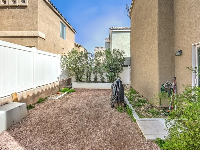 Building Photo - 5228 Fire Night Ave