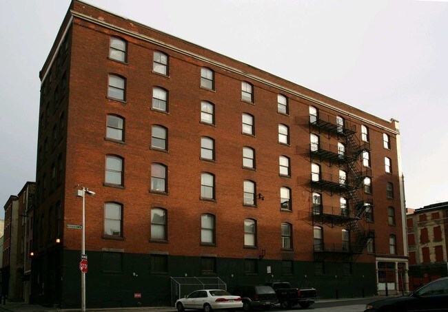 Building Photo - Trotter's Alley Apartment