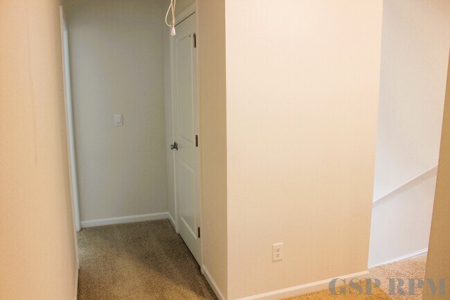 Building Photo - 1429 S Cardiff Trl