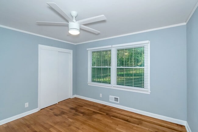 Building Photo - Spacious Family Home in 30311
