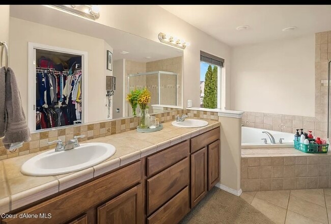 Building Photo - 2547 Blackberry Loop