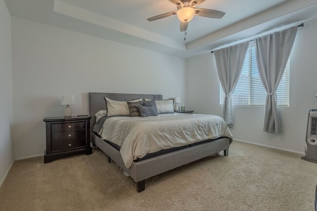 Building Photo - 3 Bedrooms, 2.5 Bathrooms