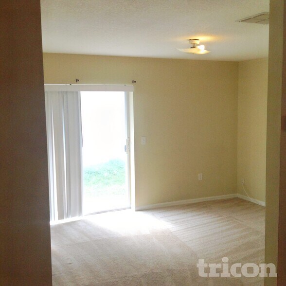 Building Photo - 10330 Summerview Cir