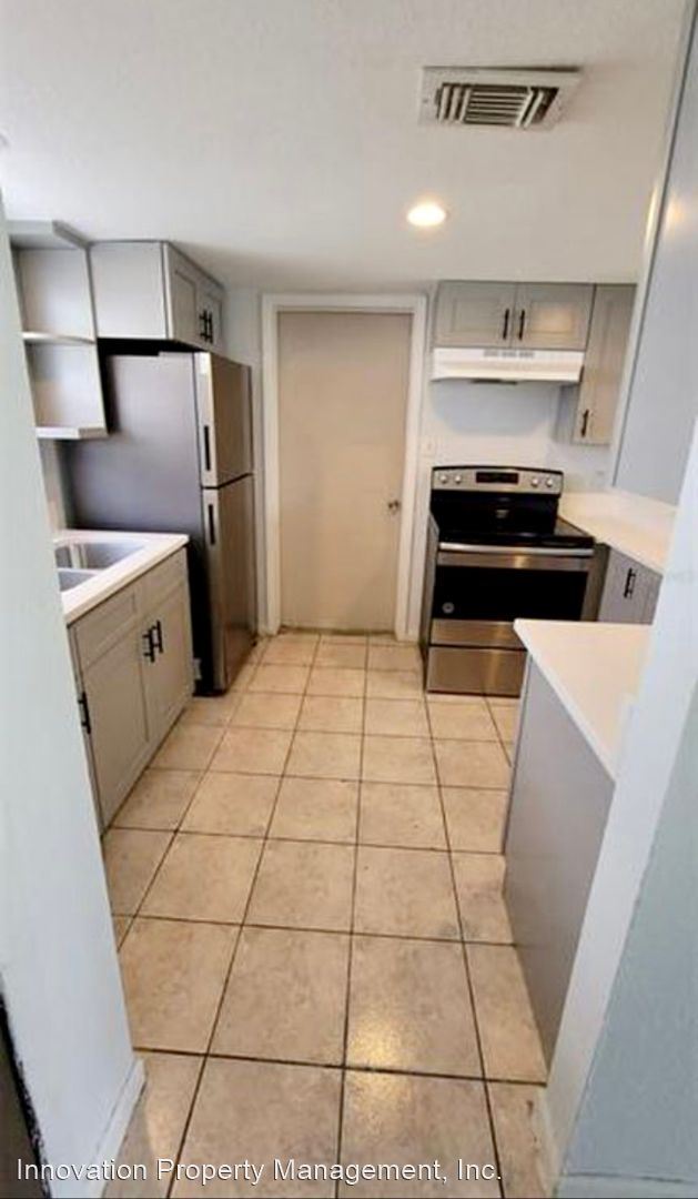 Building Photo - Studio, 1.5 bath House - 685 Royalty Ct Fr...