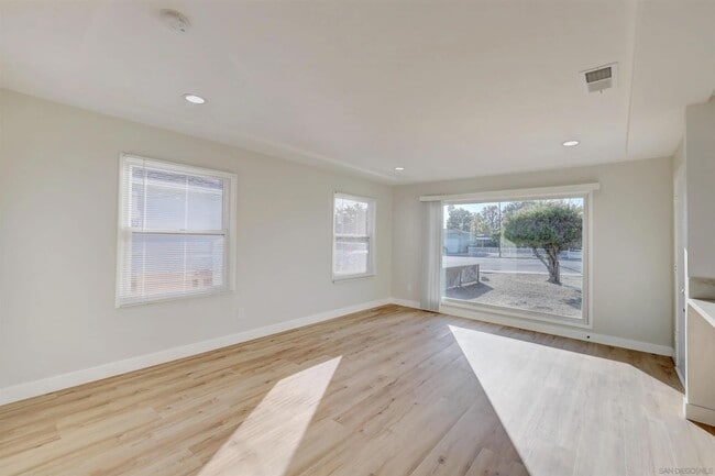 Building Photo - 503 Prescott Ave