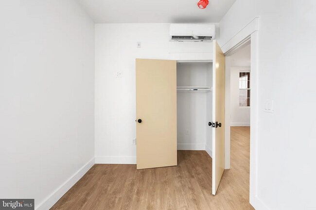 Building Photo - 900 N 41st St