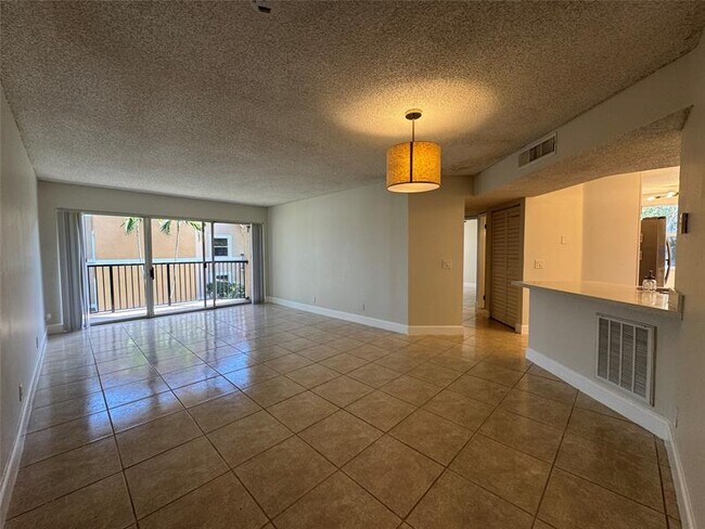Building Photo - 9033 Wiles Rd
