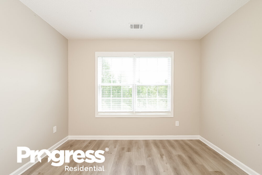 Building Photo - 464 The Gables Dr