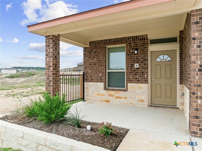 Building Photo - 126 Leon Ln