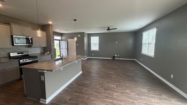 Building Photo - 742 Ladywood Dr