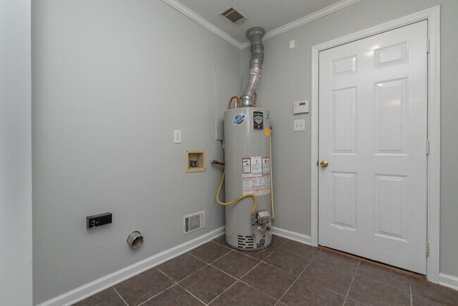 Building Photo - Updated 3 BR/2 BA - 10 Minutes From Gate 5 @ Ft. Gordon