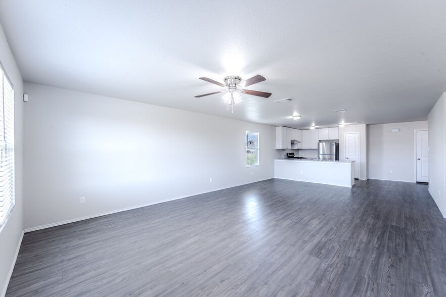 Building Photo - 360 Agave Cir