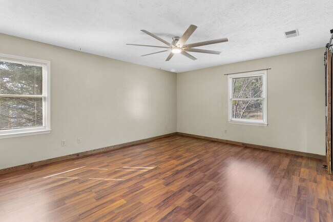 Building Photo - 7666 Wilkins Dr