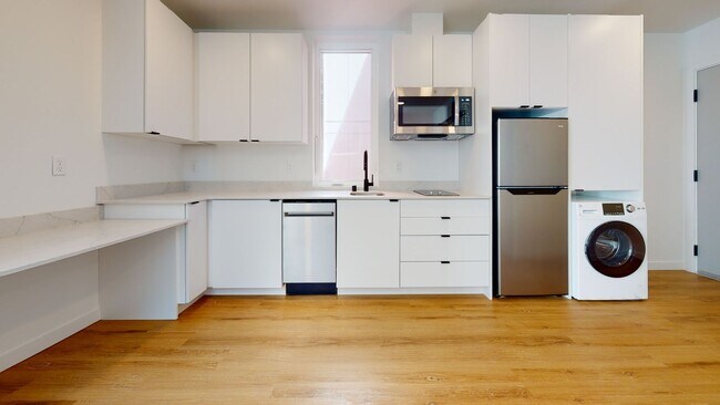 Interior Photo - 119