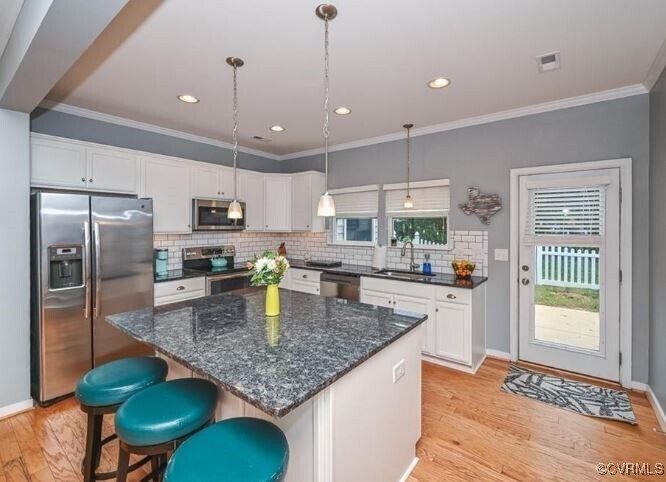 Building Photo - 8013 Rutland Village Dr